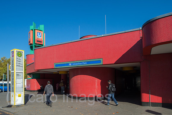 Berlin, Deutschland, Eingangspavillon des U-Bahnhofes Fehrbelliner Platz