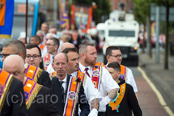 Grossbritannien, Belfast - Parade am Orangemens Day, protestantischer, politisch aufgeladener jaehrlicher Feiertag zum Gedenken an die Schlacht am Boyne
