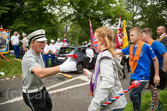 Grossbritannien, Belfast - Parade am Orangemens Day, protestantischer, politisch aufgeladener jaehrlicher Feiertag zum Gedenken an die Schlacht am Boyne