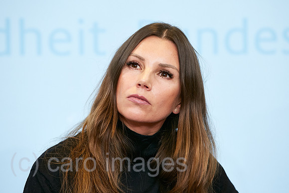 Berlin, Deutschland - Teresa Enke im Bundesgesundheitsministerium bei einem Pressegespraech.
