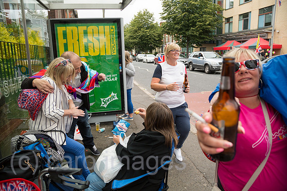 Grossbritannien, Belfast - Gelage am Orangemens Day, protestantischer, politisch aufgeladener jaehrlicher Feiertag zum Gedenken an die Schlacht am Boyne