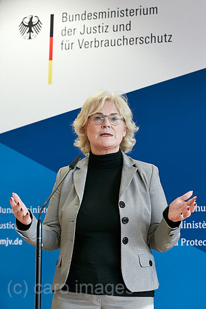 Berlin, Deutschland - Christine Lambrecht, Bundesjustizministerin.