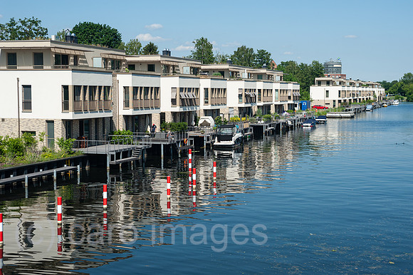 Berlin, Deutschland, Exklusive Apartments am Wasser auf der Humboldtinsel in Tegel