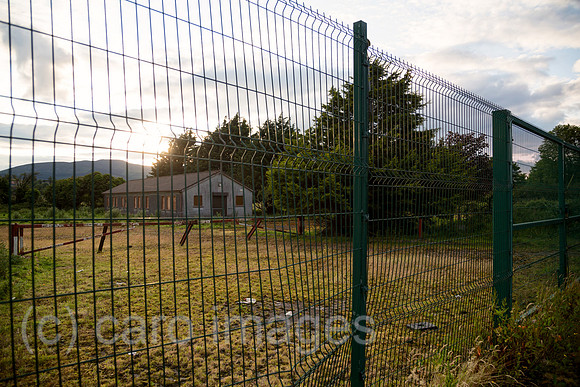 Irland, Dundalk - Irische Grenze: Stillgelegte Baracke des irischen Zolls
