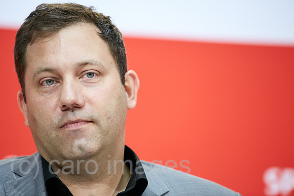 Berlin, Deutschland - Lars Klingbeil, Generalsekretaer der SPD bei einer Pressekonferenz.