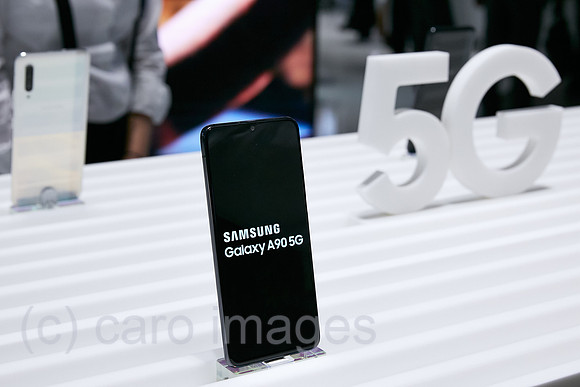 Berlin, Deutschland - SAMSUNG stellt das Galaxy A90 5G zur IFA vor.