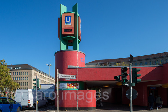 Berlin, Deutschland, Eingangspavillon des U-Bahnhofes Fehrbelliner Platz