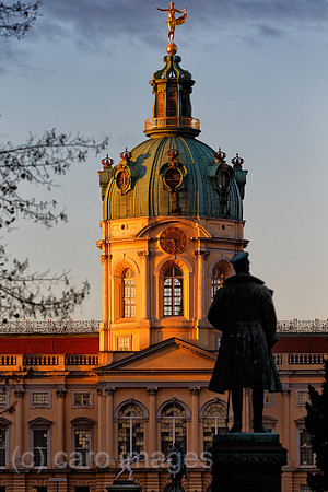 EJH131018D274CARO.JPG