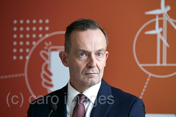 00R221130D206CAROEX.JPG