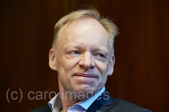 00R221214D027CAROEX.JPG
