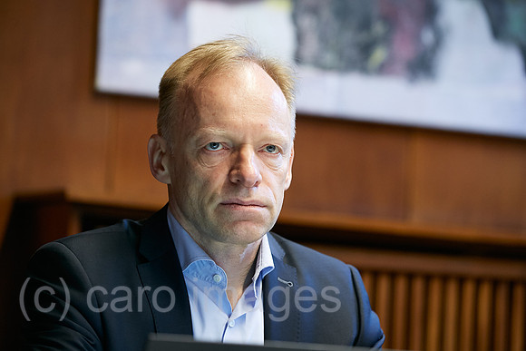 00R221214D039CAROEX.JPG