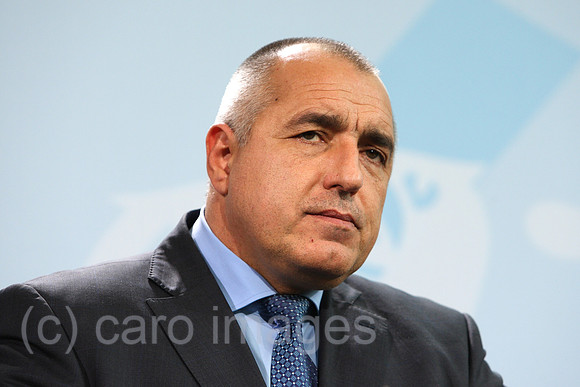 0MK120118D017CARO.JPG