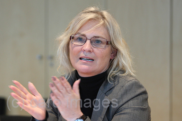 0MK120112D022CARO.JPG