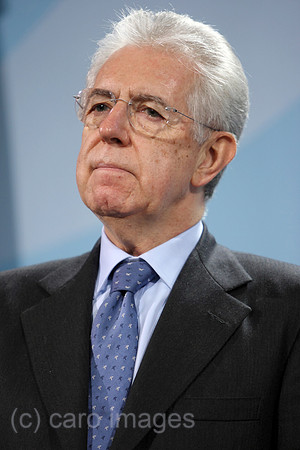 0MK120111D021CARO.JPG
