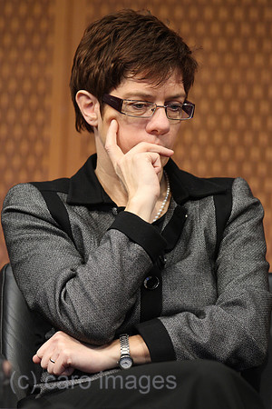 0MK120113D038CARO.JPG