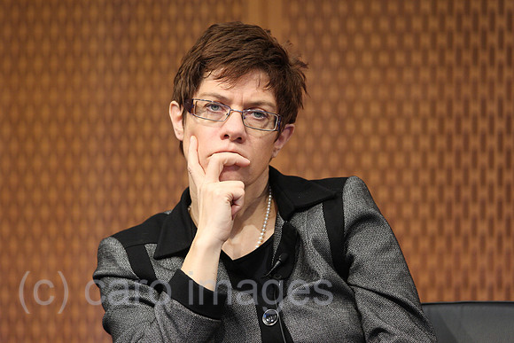 0MK120113D033CARO.JPG