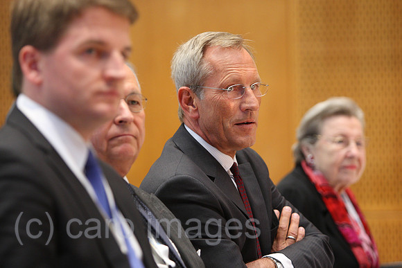0MK120112D074CARO.JPG