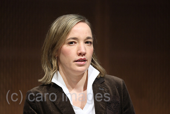 0MK120112D065CARO.JPG