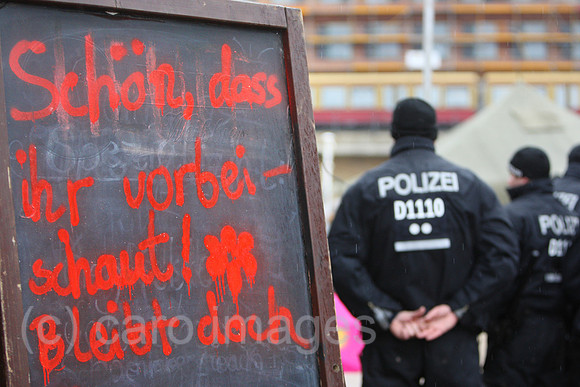 0MK120109D060CARO.JPG