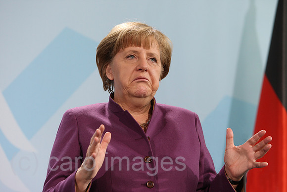 0MK120118D002CARO.JPG