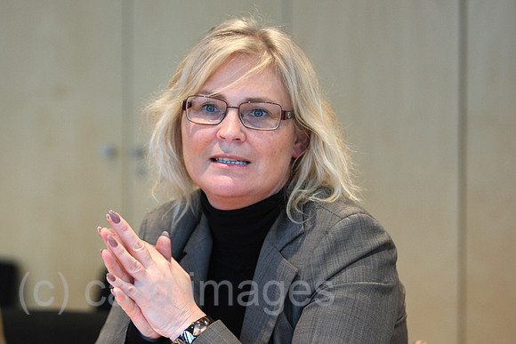 0MK120112D018CARO.JPG