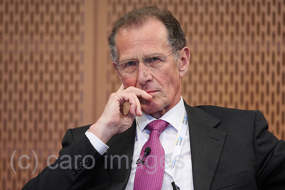 0MK120113D041CARO.JPG