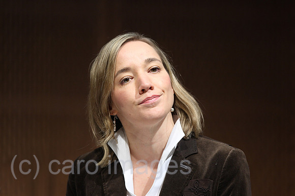 0MK120112D054CARO.JPG