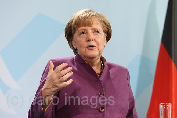 0MK120118D006CARO.JPG