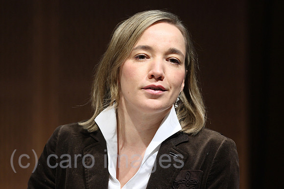 0MK120112D066CARO.JPG