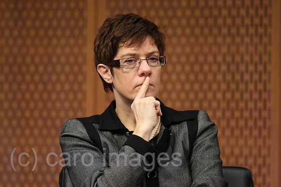0MK120113D027CARO.JPG