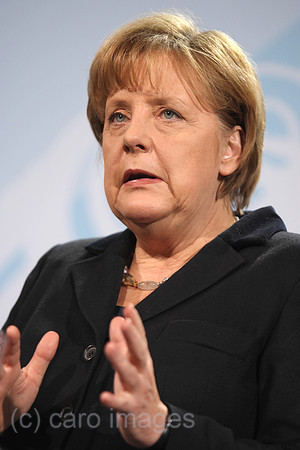 0MK120111D040CARO.JPG