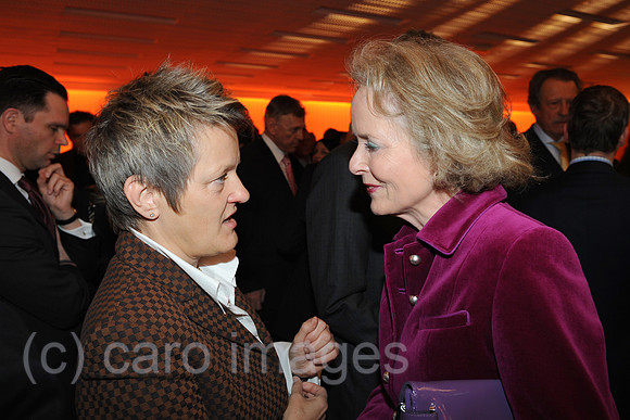 0MW110117D014CARO.JPG