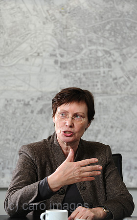 0MW110104D006CARO.JPG