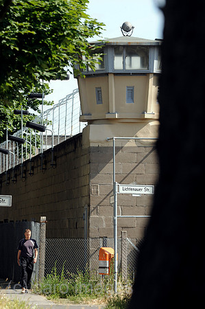 0MW100623D001CARO.JPG