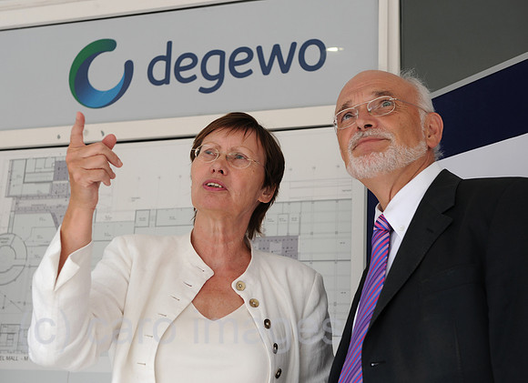 0MW100810D003CARO.JPG