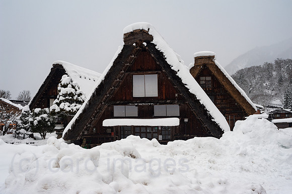 Shirakawa-go, Japan, Traditionelle Gassho-zukuri Bauernhaeuser