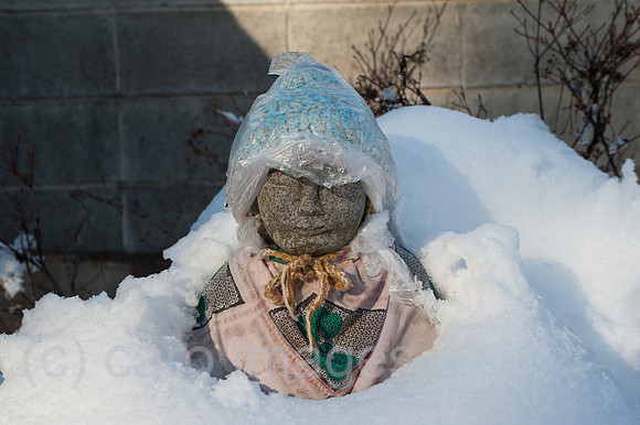 Takayama, Japan, Steinerne Jizo-Statue am Hida Kokubunji-Tempel