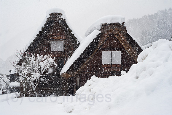 Shirakawa-go, Japan, Traditionelle Gassho-zukuri Bauernhaeuser