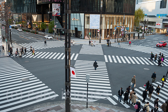 Tokio, Japan, Fussgaengerkreuzung in Ginza