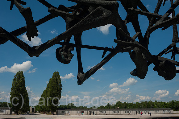 Dachau, Deutschland, Skulptur von Nandor Glid in der KZ-Gedenkstaette Dachau | Dachau, Germany, Sculpture by Nandor Glid at the Memorial Site of the Dachau concentration camp