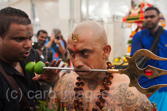 Singapur, Republik Singapur, Teilnehmer beim Thaipusam-Fest in Little India