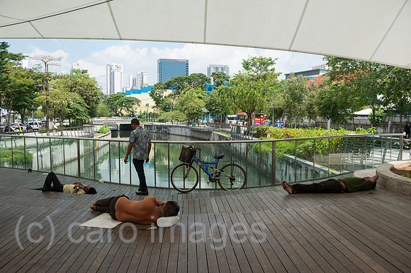 Singapur, Republik Singapur, Mittagsschlaf am Rochor-Kanal