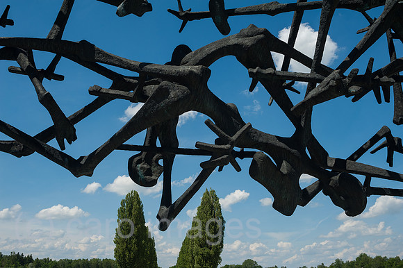 Dachau, Deutschland, Skulptur von Nandor Glid in der KZ-Gedenkstaette Dachau | Dachau, Germany, Sculpture by Nandor Glid at the Memorial Site of the Dachau concentration camp