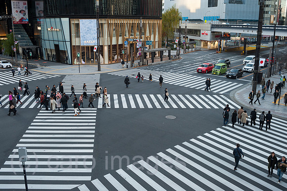 Tokio, Japan, Fussgaengerkreuzung in Ginza