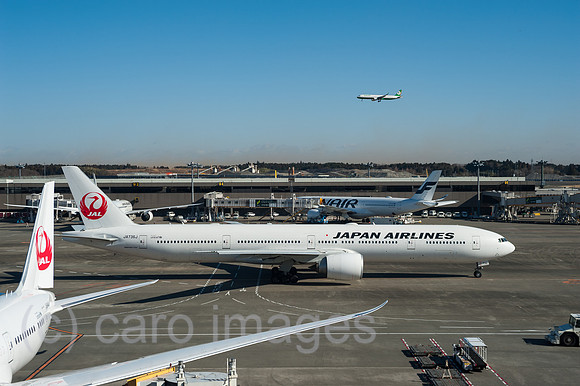 Tokio, Japan, Passagiermaschinen der Japan Airlines am Flughafen Narita