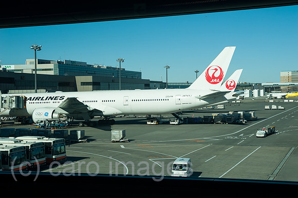 Tokio, Japan, Passagiermaschinen der Japan Airlines am Flughafen Narita