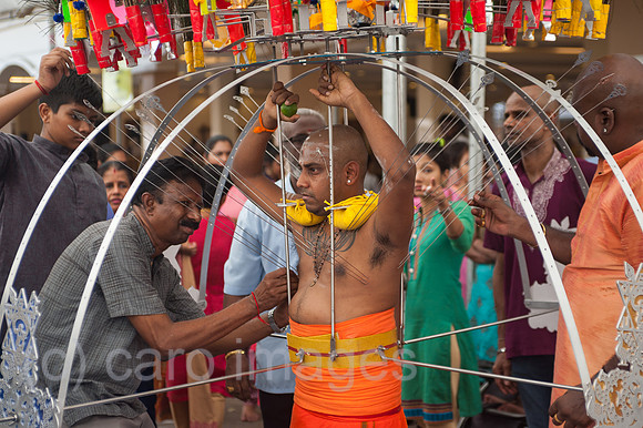 Singapur, Republik Singapur, Teilnehmer beim Thaipusam-Fest in Little India