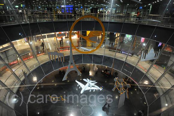 Frankfurt, Deutschland, Foyer im Transitbereich am Flughafen Fra