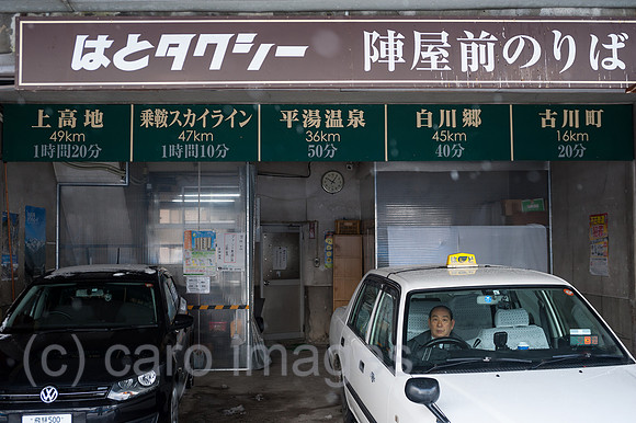 Takayama, Japan, Taxifahrer in Takayama