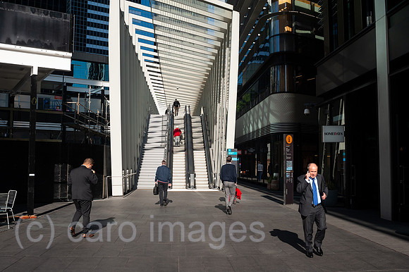 Sydney, Australien, Strassenszene im Geschaeftsviertel in Barangaroo South
